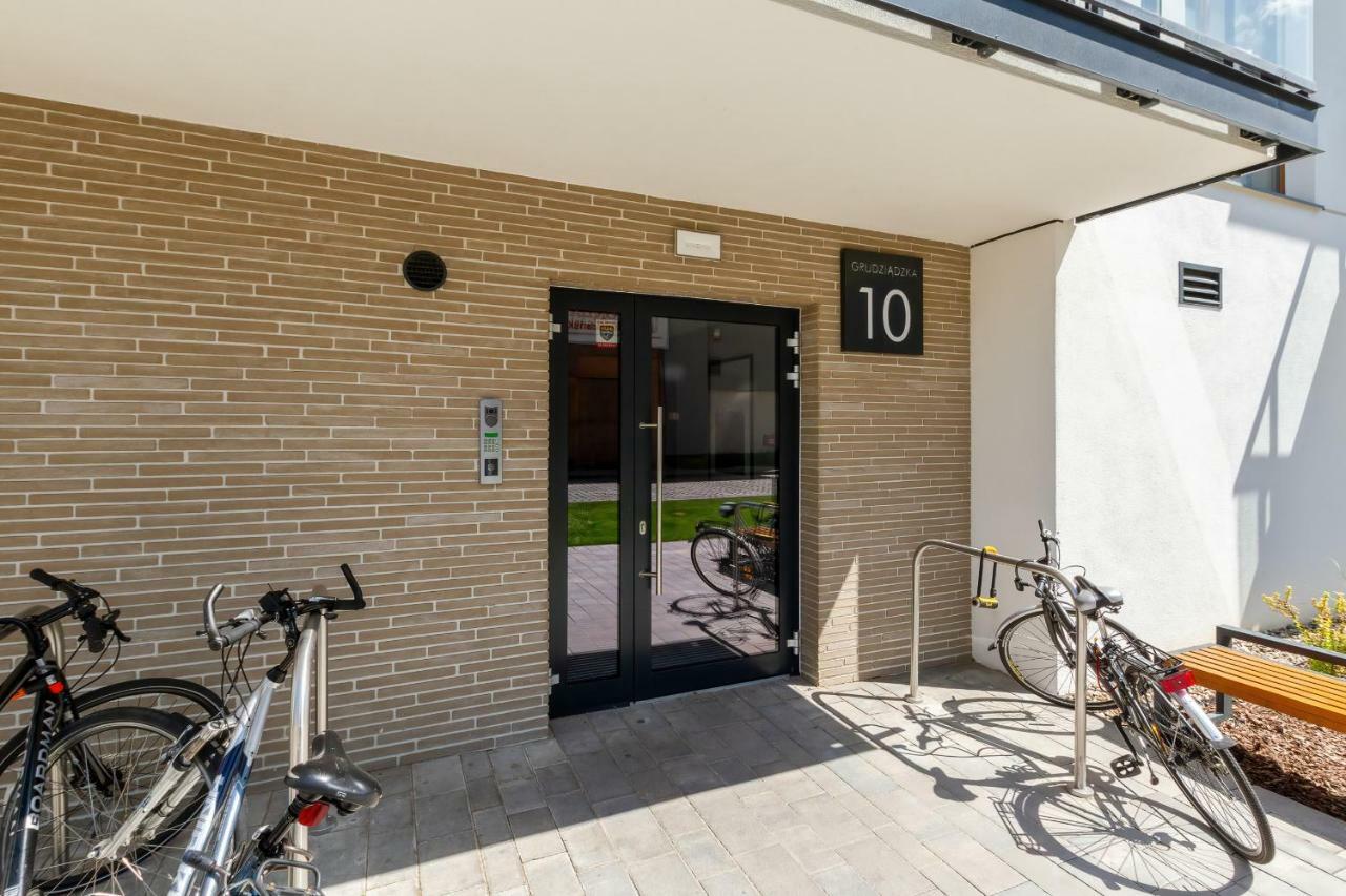 Apartments Zajezdnia Wrzeszcz Gdansk Grudziadzka By Noclegi Renters Eksteriør bilde