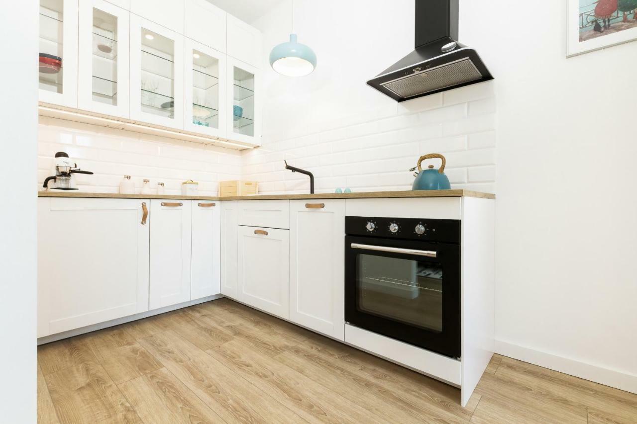 Apartments Zajezdnia Wrzeszcz Gdansk Grudziadzka By Noclegi Renters Eksteriør bilde